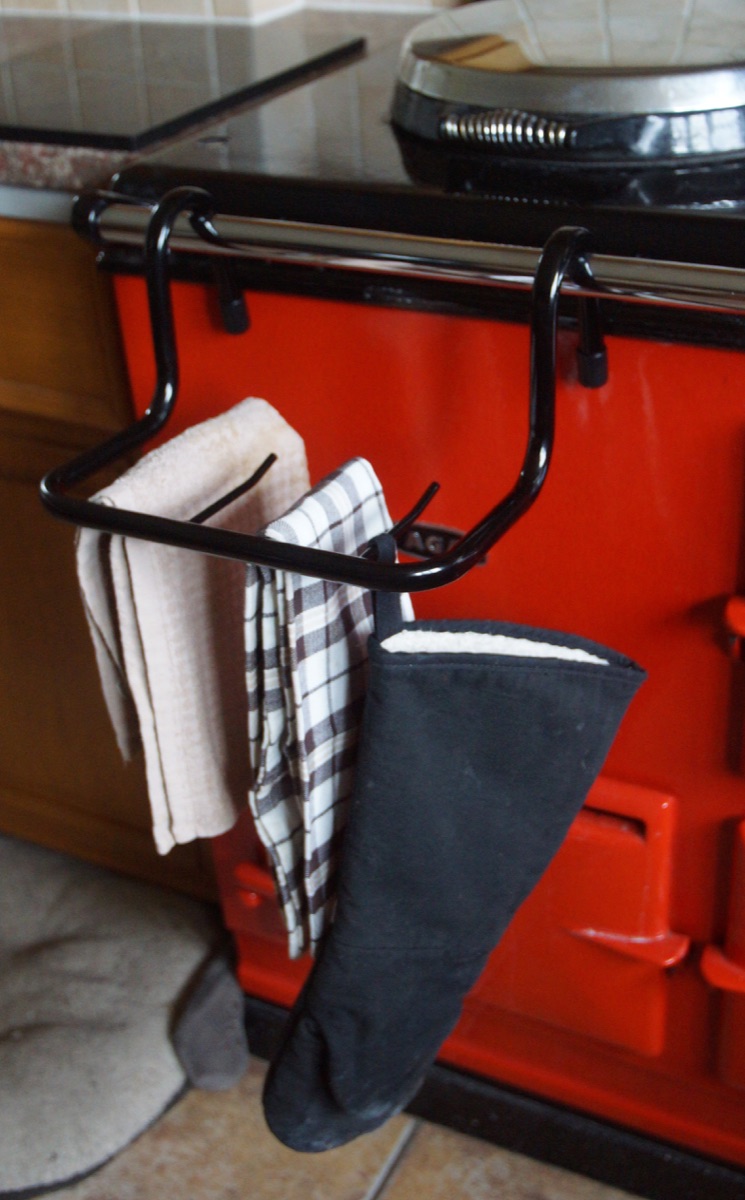 Tea Towel Holder in black, view 2